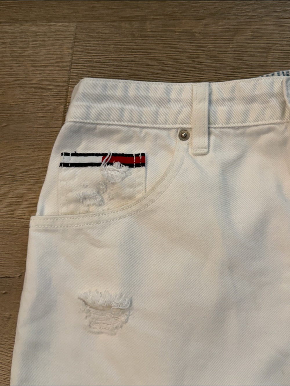 Tommy Hilfiger Vintage 90s Flag Patch White Distressed Shorts Red White Blue - Picture 8 of 13